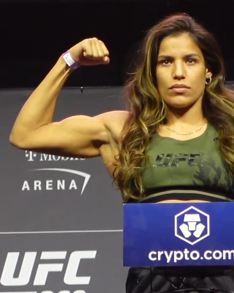 Julianna Peña
